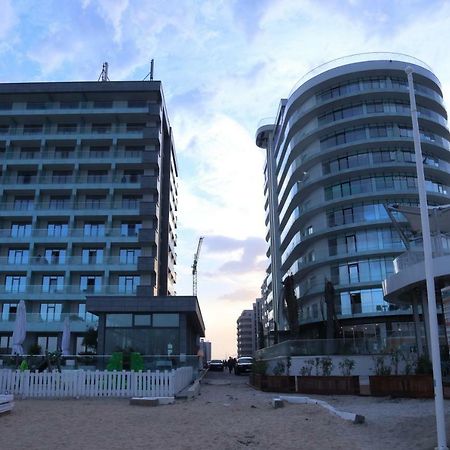Luxury Apartment By The Sea Mamaia Exterior photo