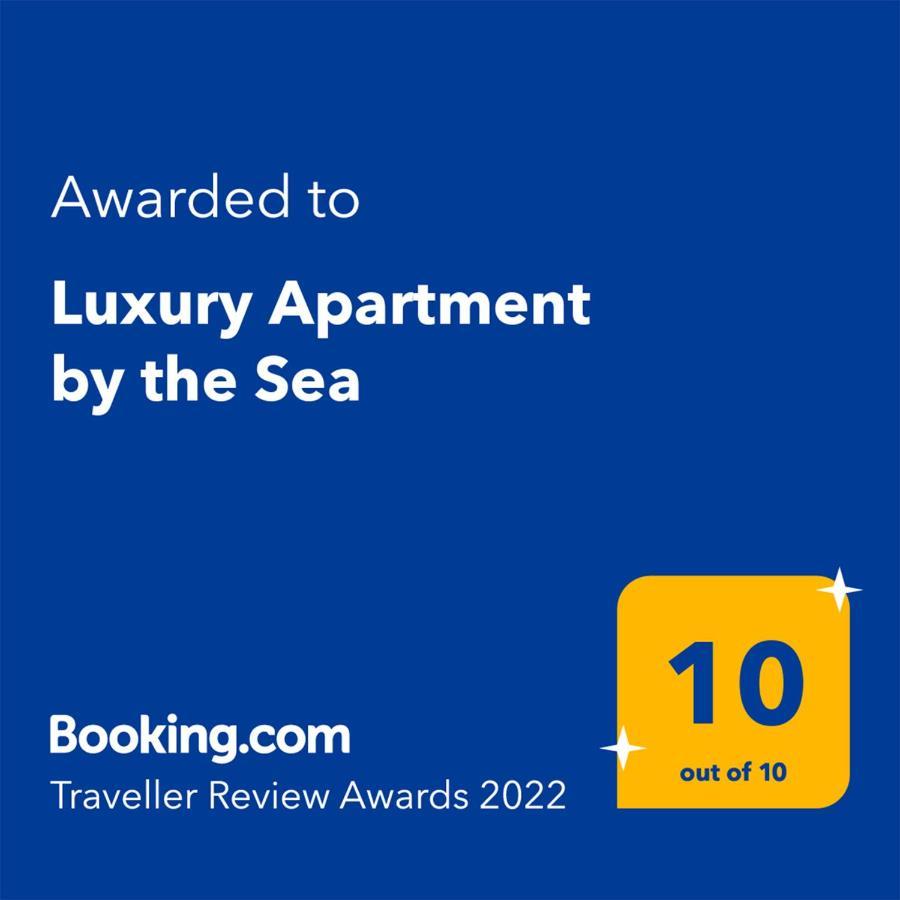 Luxury Apartment By The Sea Mamaia Exterior photo
