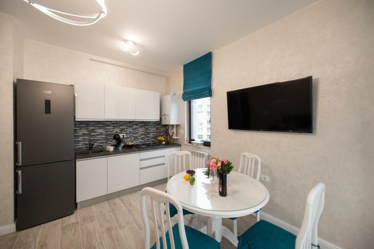 Luxury Apartment By The Sea Mamaia Exterior photo